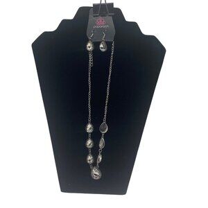 Paparazzi Jewelry Socialite White Necklace & Earrings‎ Set For Women